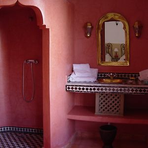 Saadiene Twin Room